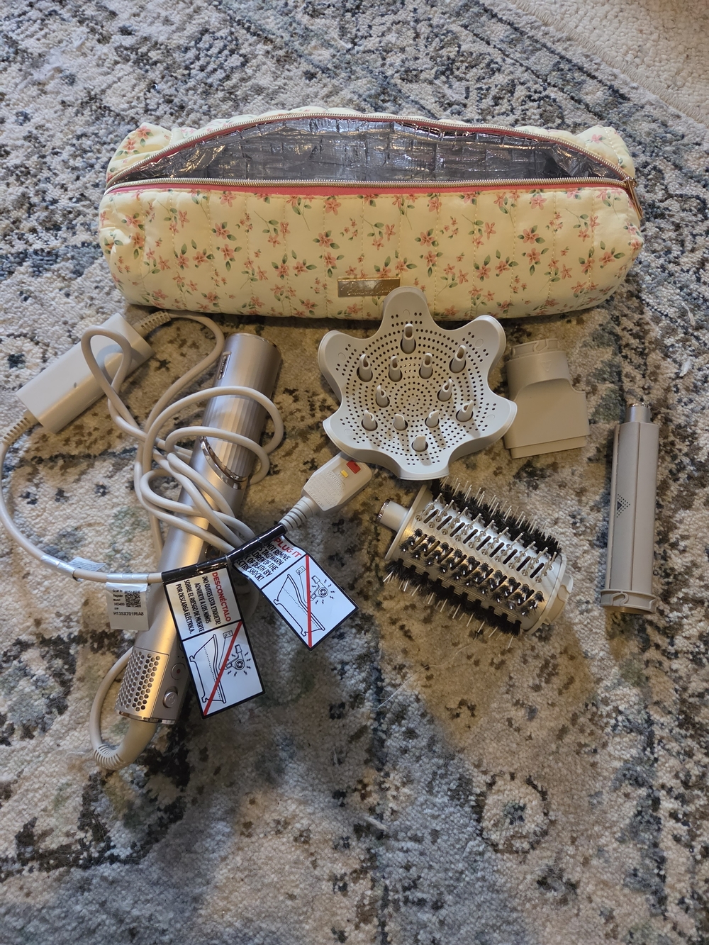 Shark Flexstyle with Multile Attachments and Included Case